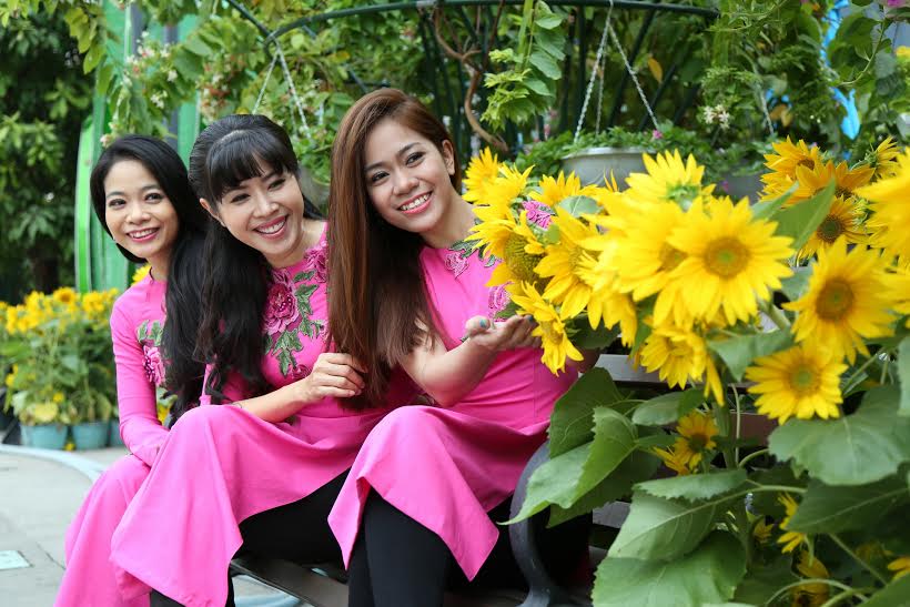Nhóm[-]Phù[-]Sa[-]diện[-]áo[-]dài[-]đón[-]xuân[-]Bính[-]Thân[-]2016